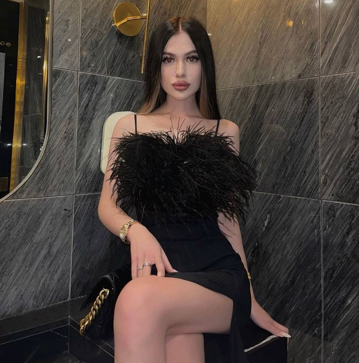 Küçükçekmece Escort Bayan Cemre İle Aşkın Sınırsızlığını Keşfedin